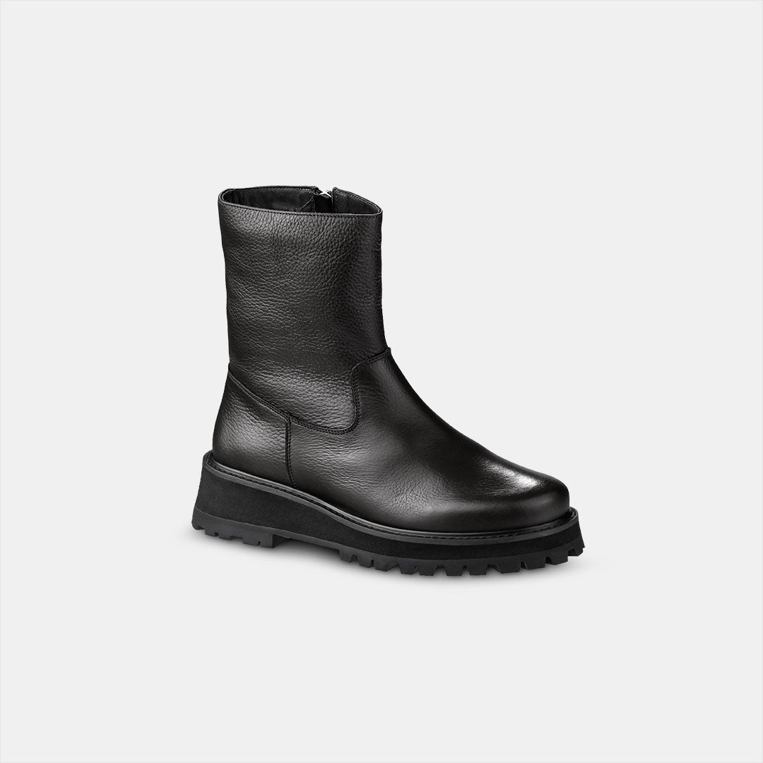 Bota Tratorada Cano Médio Preta