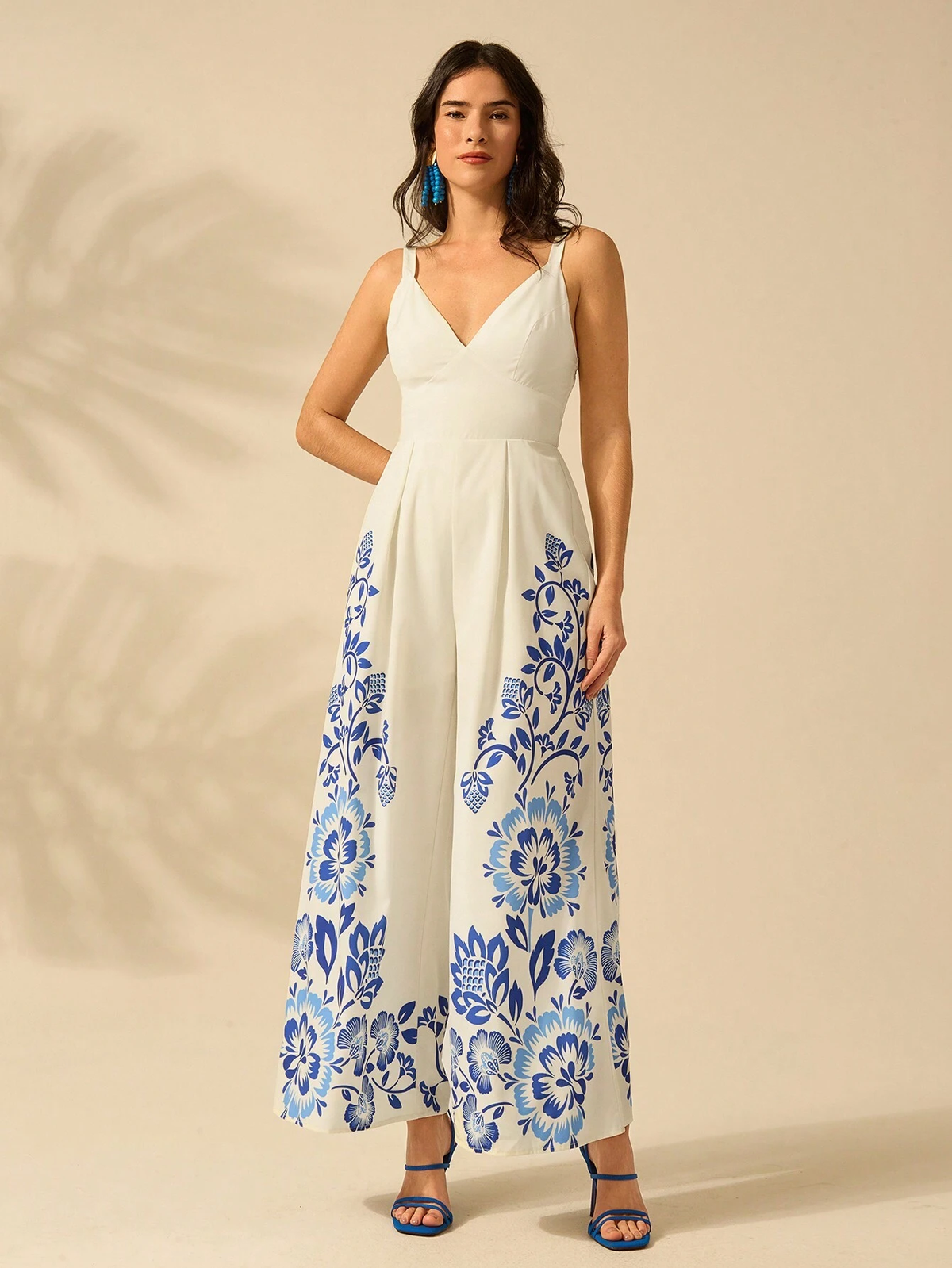 Macacão Feminino Estampa Tropical Azul e Branca