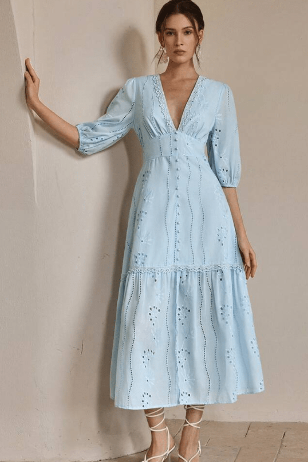 Vestido Azul Longo Com Renda Decote em V