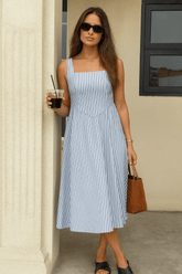 Vestido Grazi Listrado Decote Quadrado Sem Manga Azul