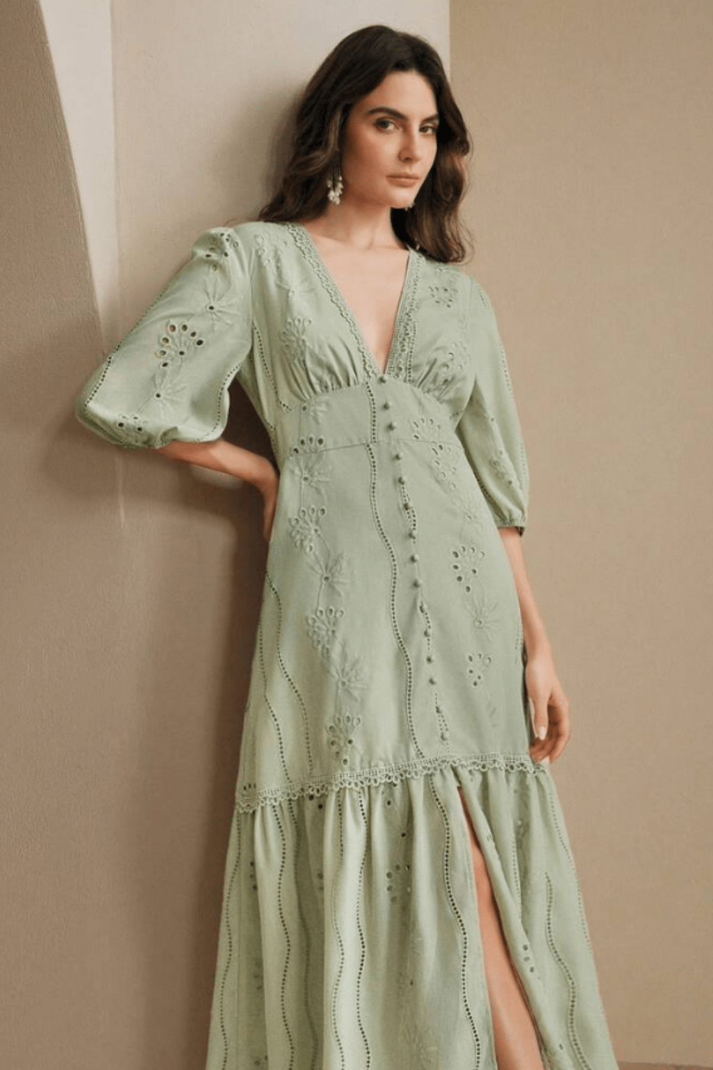 Vestido Verde Longo Com Renda Decote em V