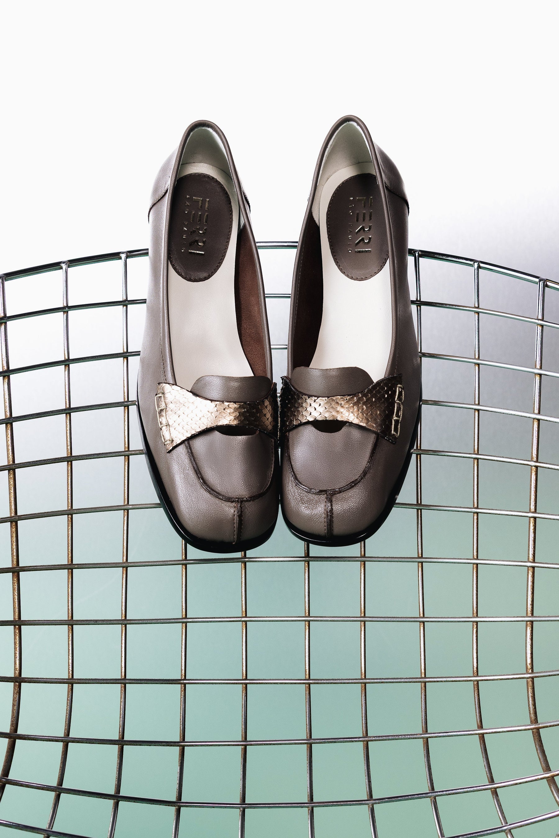 Mocassim Gravata Concreto