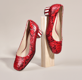 Scarpin Clássico Python Cereja