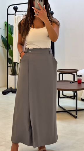 Calça com Saia Sobreposta Alfaiatada