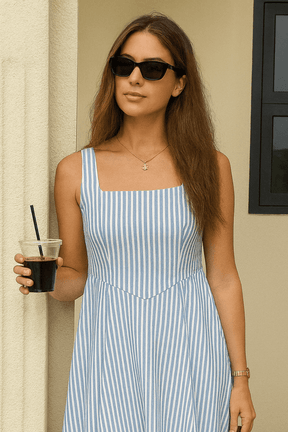 Vestido Grazi Listrado Decote Quadrado Sem Manga Azul