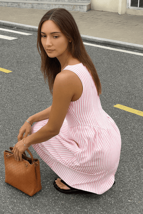 Vestido Grazi Listrado Decote Quadrado Sem Manga Rosa