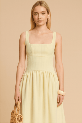 Vestido Vivi Decote Quadrado Plissado Sem Mangas Amarelo